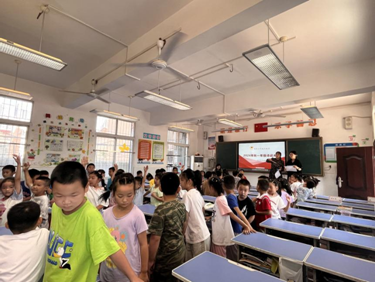 湖北省武汉市江夏区明熙城关小学举办一年级诗词大赛