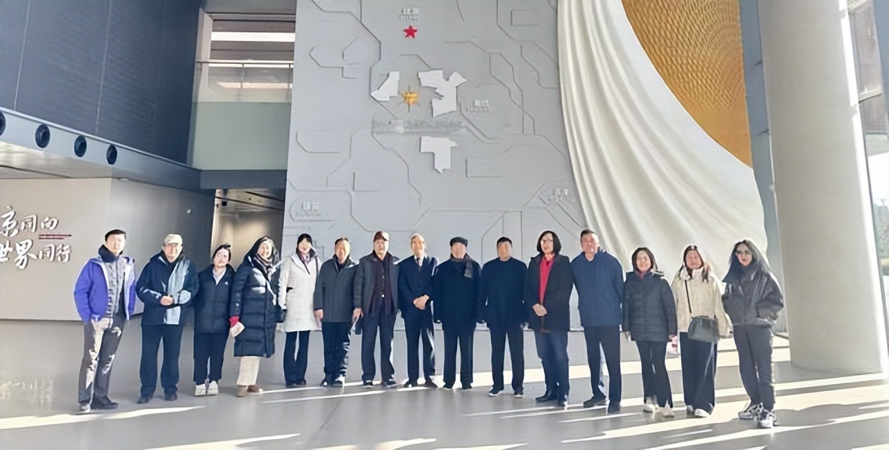 跨龄聚首话初心 研学赋能启新程——第335期万贤汇沙龙暨第3